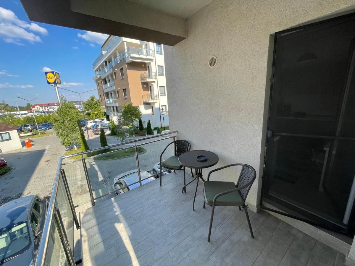 Toscana Apartments Otopeni Luaran gambar
