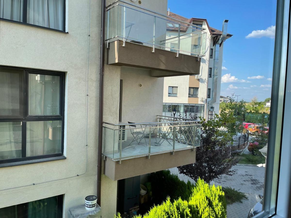 Toscana Apartments Otopeni Luaran gambar