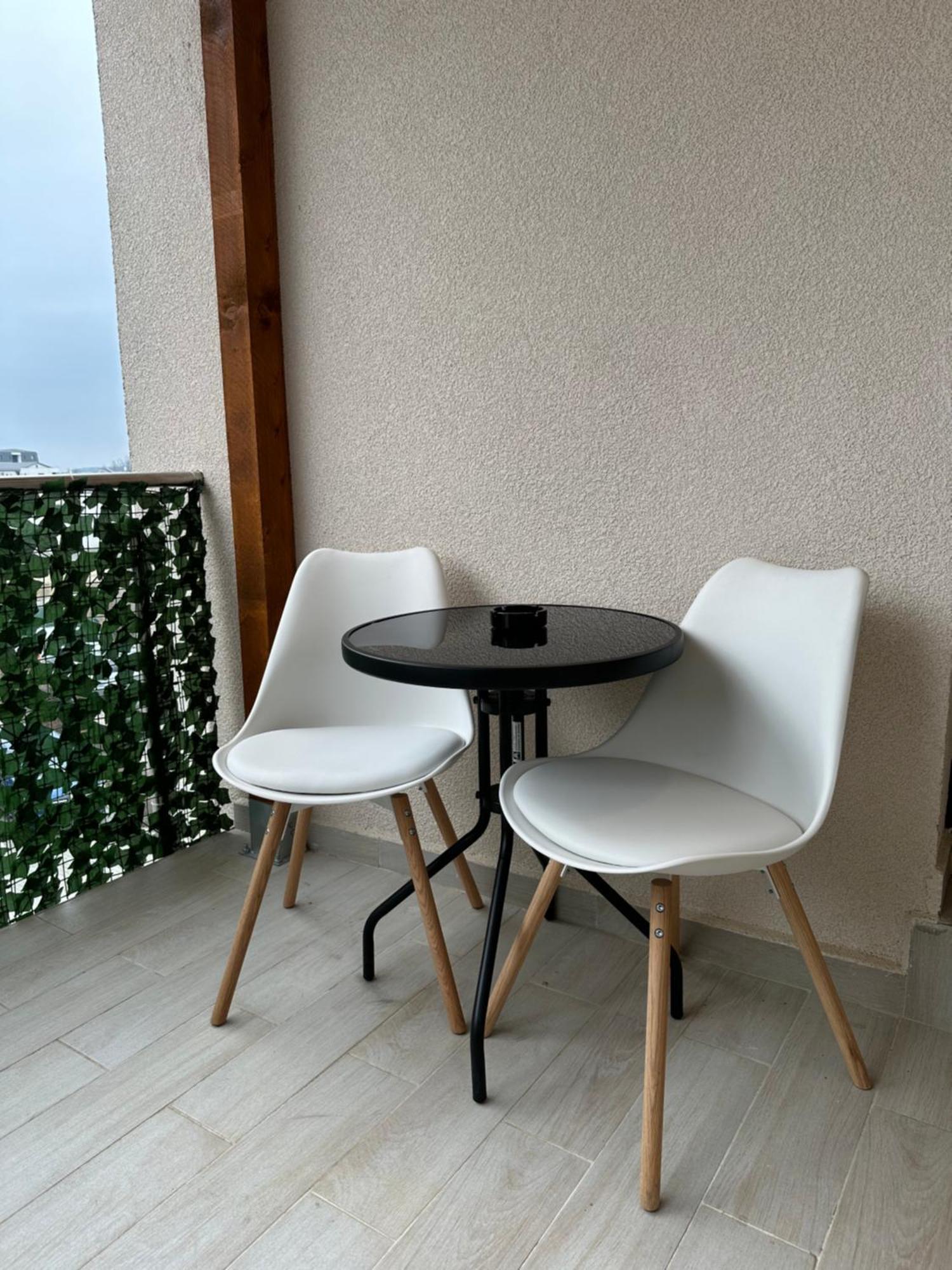 Toscana Apartments Otopeni Luaran gambar