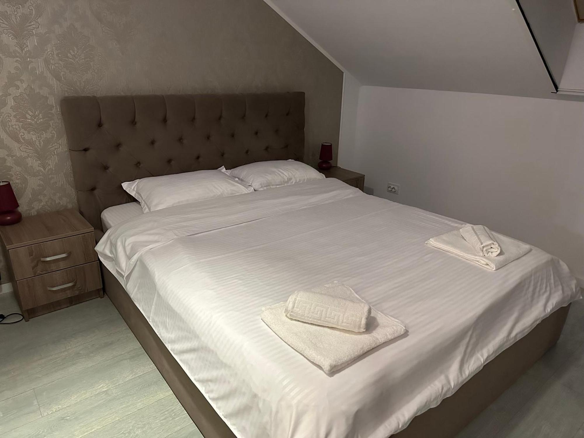 Toscana Apartments Otopeni Luaran gambar