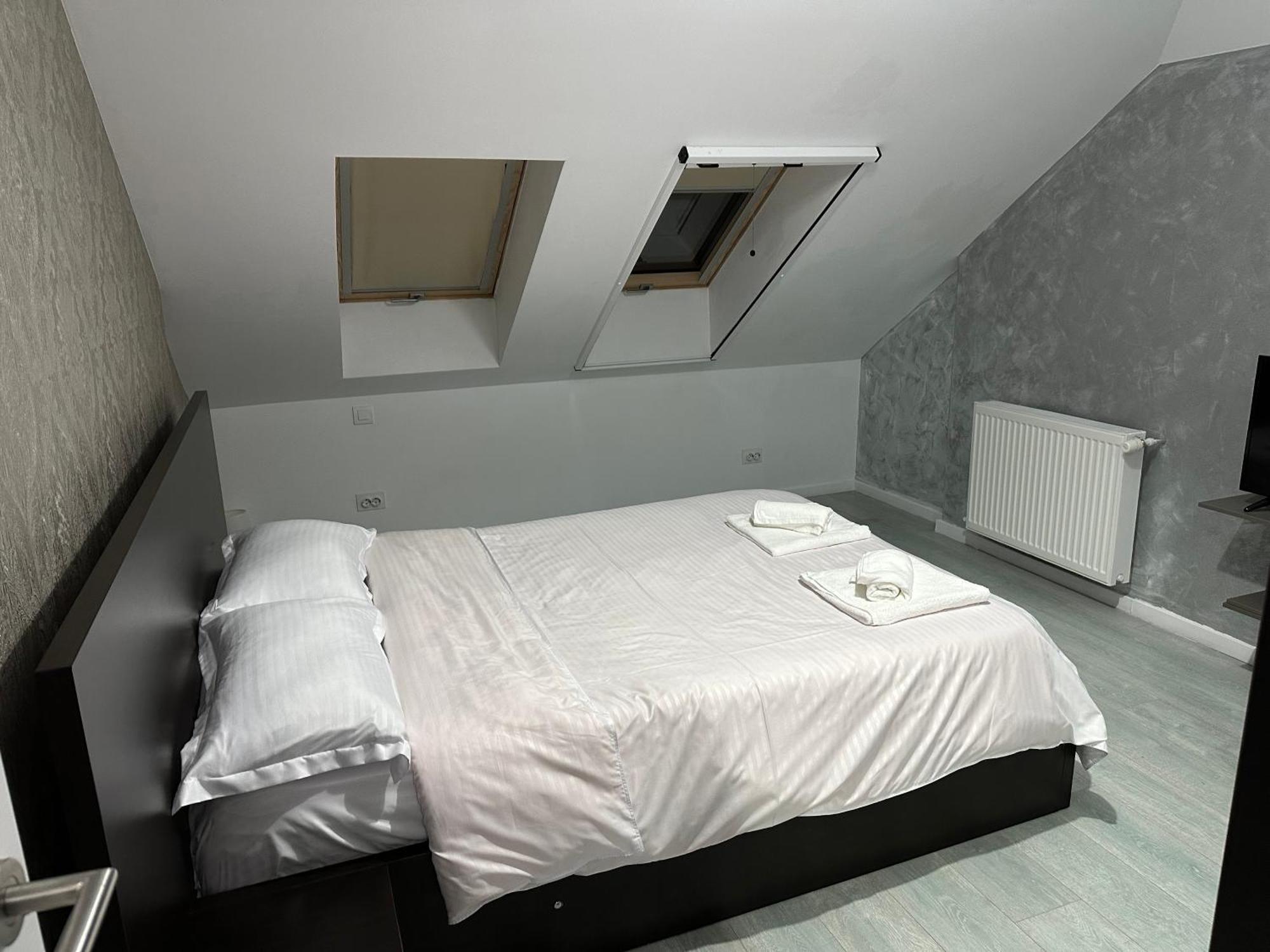 Toscana Apartments Otopeni Luaran gambar