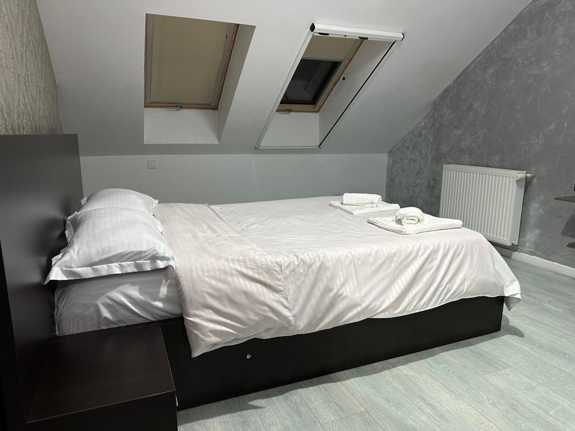 Toscana Apartments Otopeni Luaran gambar
