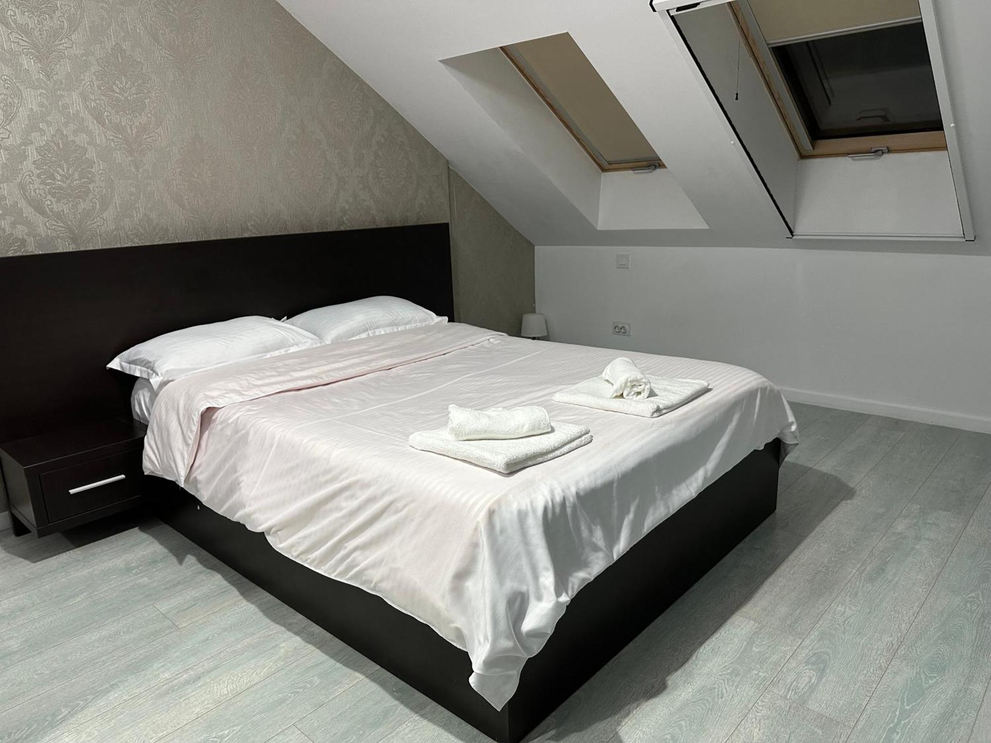 Toscana Apartments Otopeni Luaran gambar